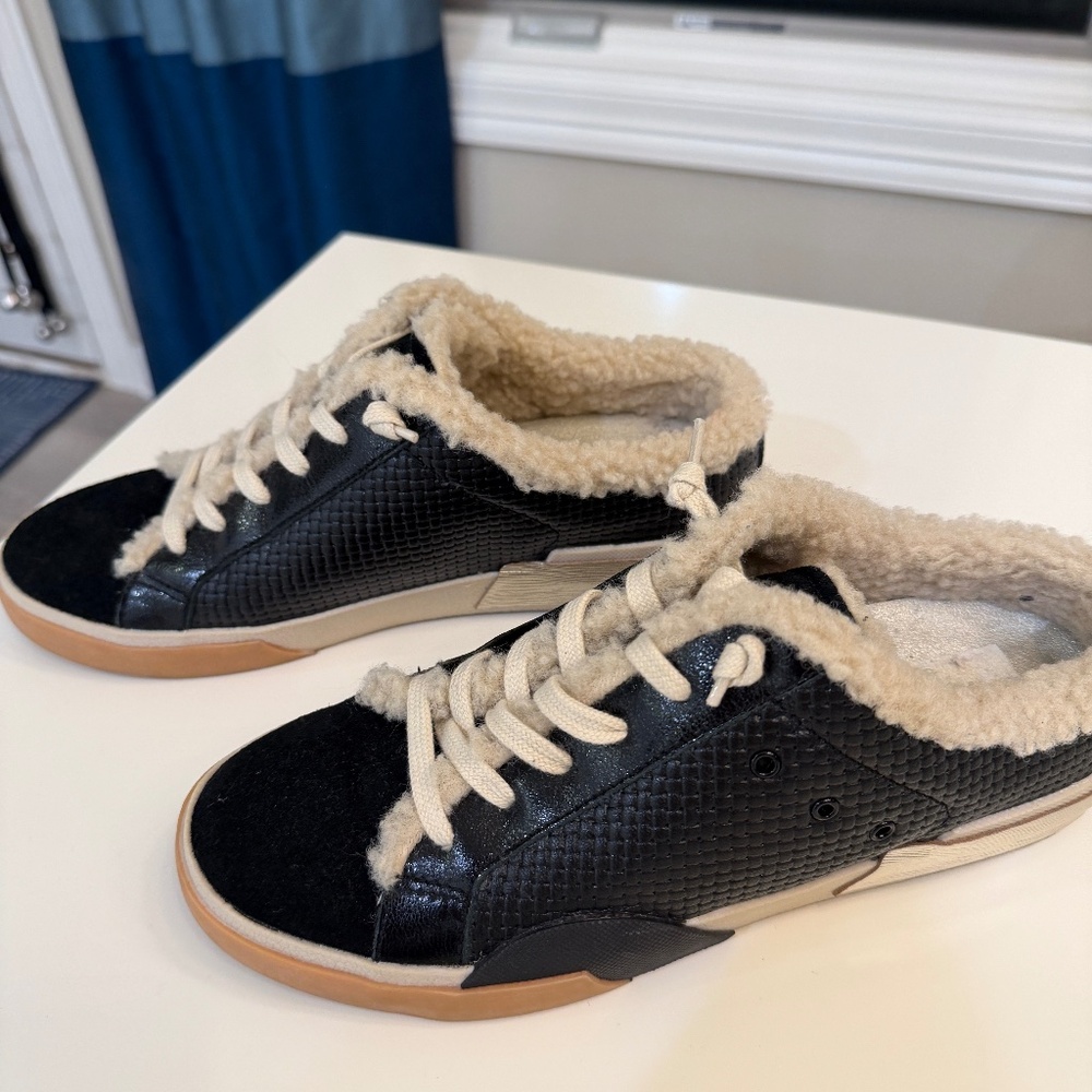 Dolce Vita Zantal Sherpa Sneaker, Black, size 9